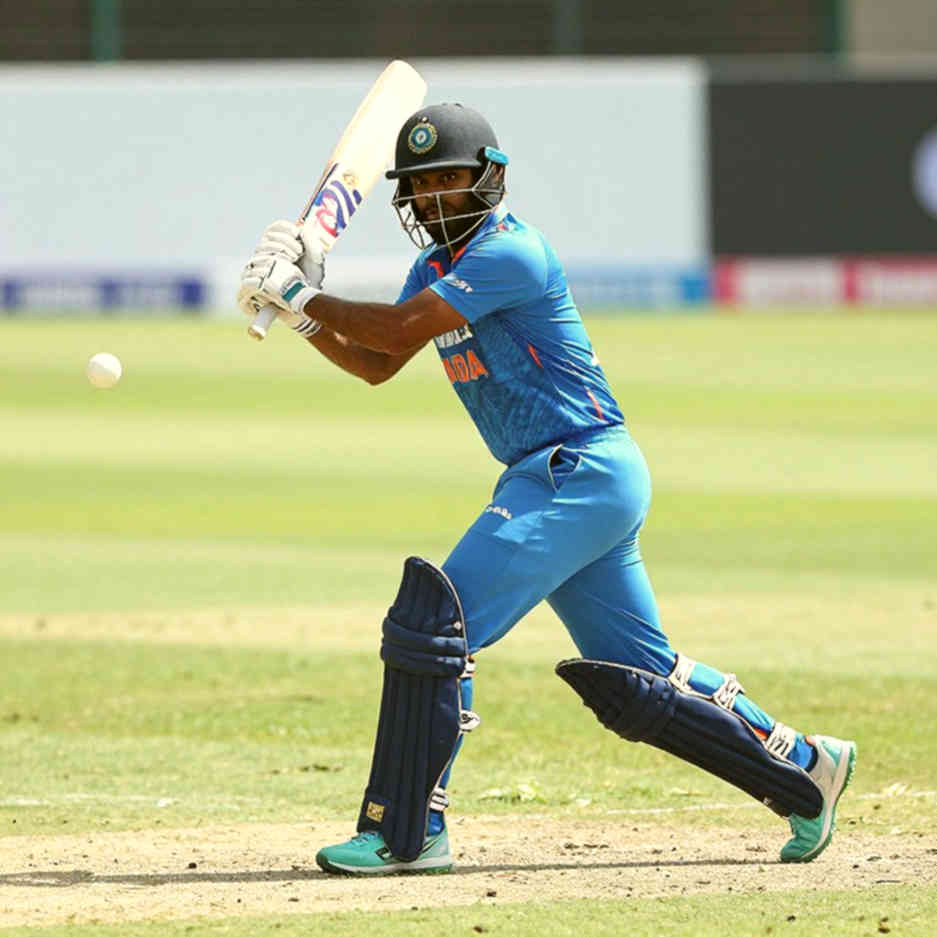 চোদ্দো বছরের অভিষেক, এক কোটি দশ লাখ: আইপিএল নিলাম যেভাবে একাডেমির মাটি খুঁড়ছে চোদ্দো বছরের অভিষেক, এক কোটি দশ লাখ: আইপিএল নিলাম যেভাবে একাডেমির মাটি খুঁড়ছে