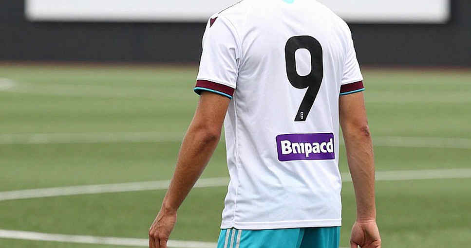 Football's Empty Template: When Analysis Admits Its Own Null Football's Empty Template: When Analysis Admits Its Own Null