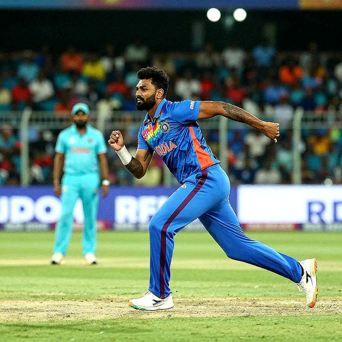 সাত থেকে পনেরো ওভার: এশিয়ার সাদা বলের ক্রিকেট আসলে যেখানে নির্ধারিত হয় সাত থেকে পনেরো ওভার: এশিয়ার সাদা বলের ক্রিকেট আসলে যেখানে নির্ধারিত হয়