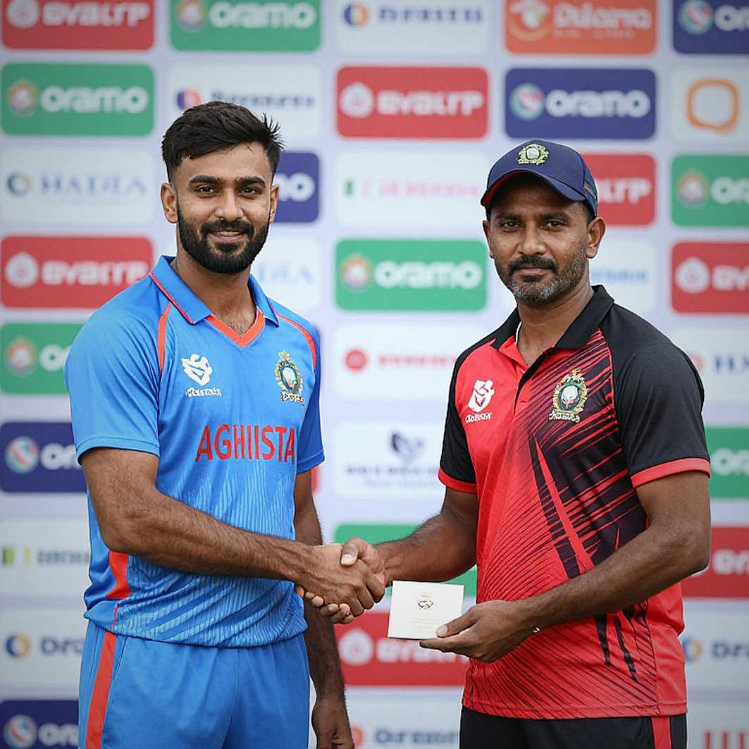 টেস্ট ওপেনিংয়ের ফাঁকা চেয়ার: সিলেটের ১৪৮ রান, নির্বাচকের খাতা আর বাংলাদেশের লাল-বলের বাজার টেস্ট ওপেনিংয়ের ফাঁকা চেয়ার: সিলেটের ১৪৮ রান, নির্বাচকের খাতা আর বাংলাদেশের লাল-বলের বাজার