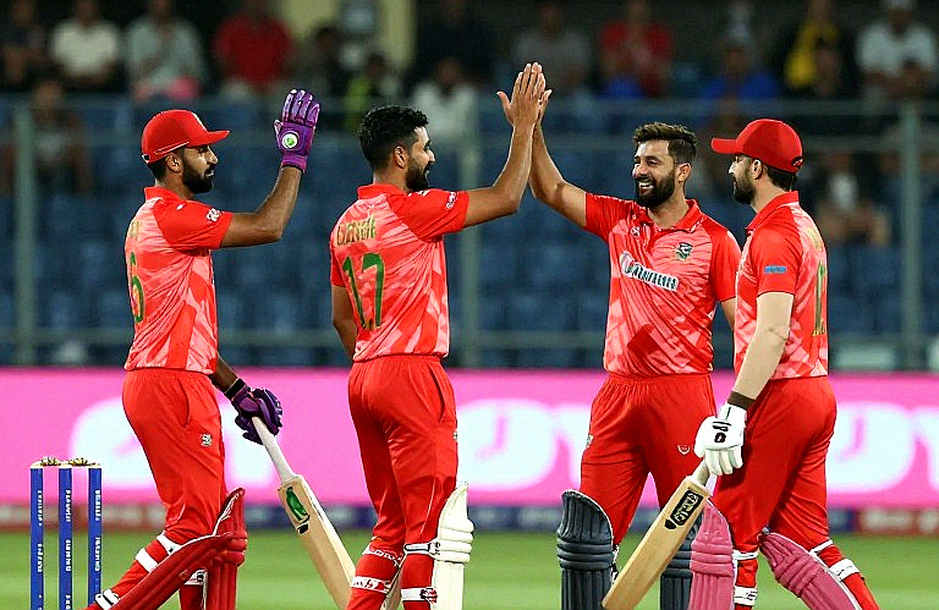 রাওয়ালপিন্ডির প্রথম সেশন: পাকিস্তানের নেতৃত্ব বদল, আর মাঠের বাইরের হিসাব
