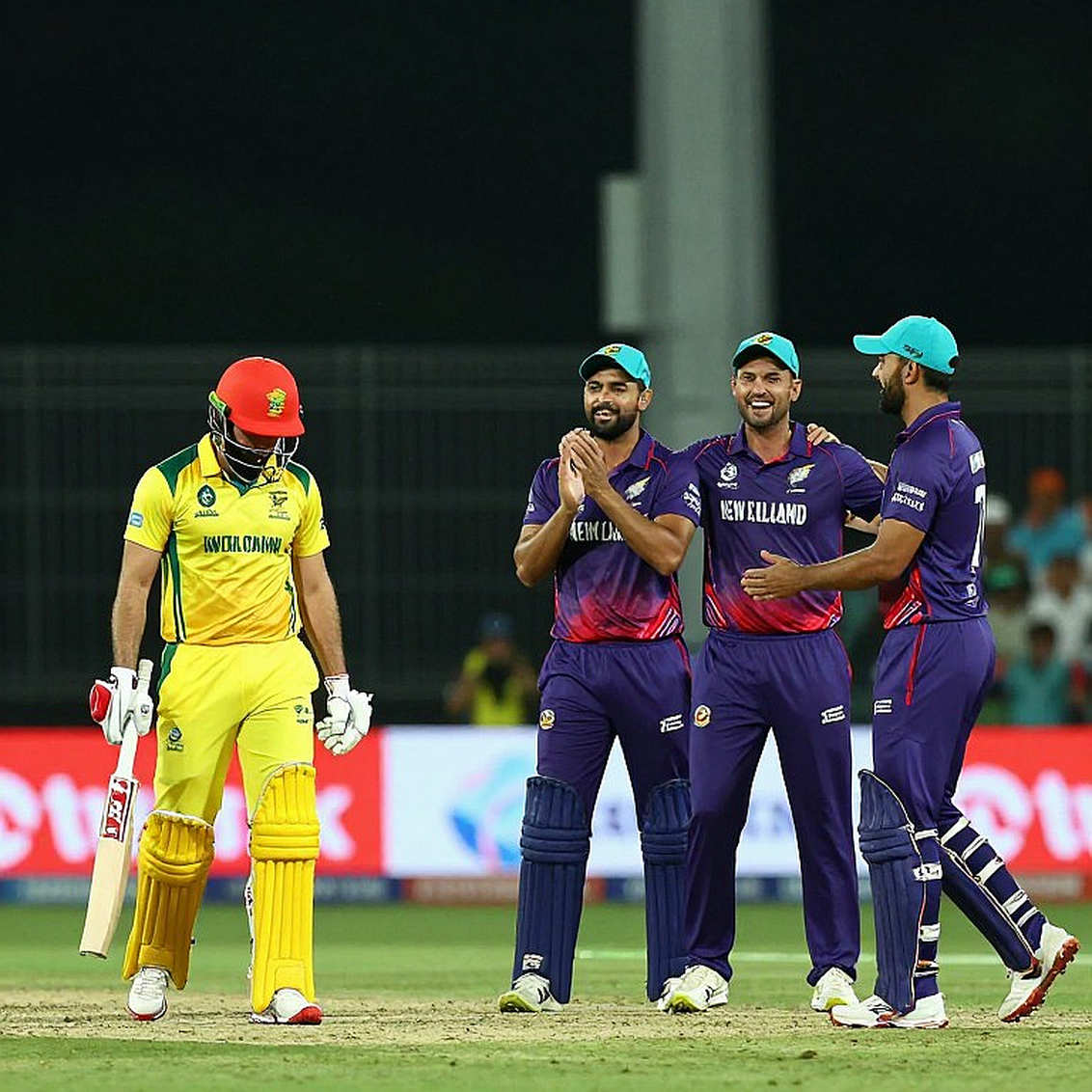 একটি 'অভিনন্দন'-এর ভূগোল: নানা পাটেকর, রশিদ লতিফ এবং জমে যাওয়া ভারত-পাকিস্তান ক্রিকেট ক্যালেন্ডার একটি 'অভিনন্দন'-এর ভূগোল: নানা পাটেকর, রশিদ লতিফ এবং জমে যাওয়া ভারত-পাকিস্তান ক্রিকেট ক্যালেন্ডার