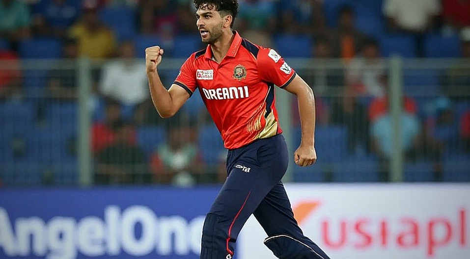 ৩৫৮ তাড়ায় ১০০ বলে ১৫১: অন্বয় দ্রাবিড়ের ইনিংস যেখানে ম্যাচ বদলাল, ‘ডেস্ট্রয়ার’ নামটি সেখানে তাড়াহুড়ো ৩৫৮ তাড়ায় ১০০ বলে ১৫১: অন্বয় দ্রাবিড়ের ইনিংস যেখানে ম্যাচ বদলাল, ‘ডেস্ট্রয়ার’ নামটি সেখানে তাড়াহুড়ো